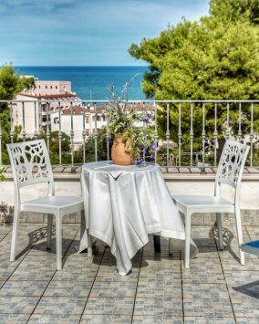 Obóz młodzieżowy Włochy Gargano Hotel Pineta*** wiek 12-18 lat 2026 (I1-036)