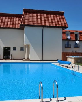 Obóz językowo-przygodowy Cambridge z native speakerem nad morzem – poziom podstawowy Rowy wiek 7-13 lat 2026 (K1-039)