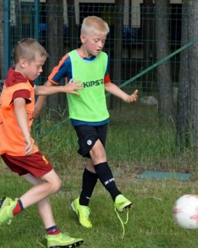 Obóz piłkarsko-przygodowy Podlesice wiek 7-13 lat (K1-091)