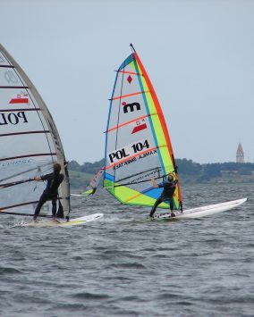 Obóz windsurfingowy Puck wiek 10 -18 lat 2024 (A1-550)
