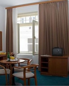 Wczasy Sanatorium ASTORIA *** Karlovy Vary dojazd własny (K2-121)