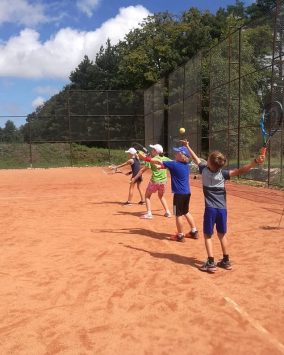 Obóz sportowo-rekreacyjny z grami i tenisem Łeba wiek 7-17 lat (S1-002)