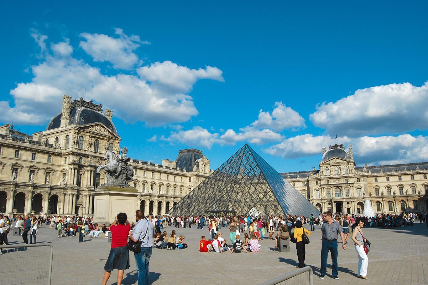 Sekrety Paryża Wycieczka samolotem (E2-139)