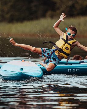 Przygodowy Obóz z deskami SUP na Kaszubach Hotel Gołuń wiek 9-14 lat 2026 (K1-256)