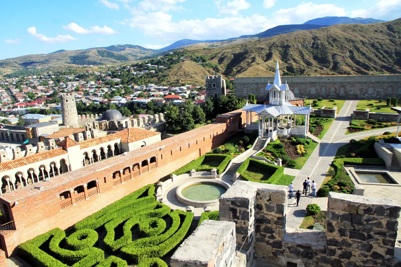 City Break Gruzja - historia wykuta w skałach Premium Wycieczka samolot 8 dni (O2-267)