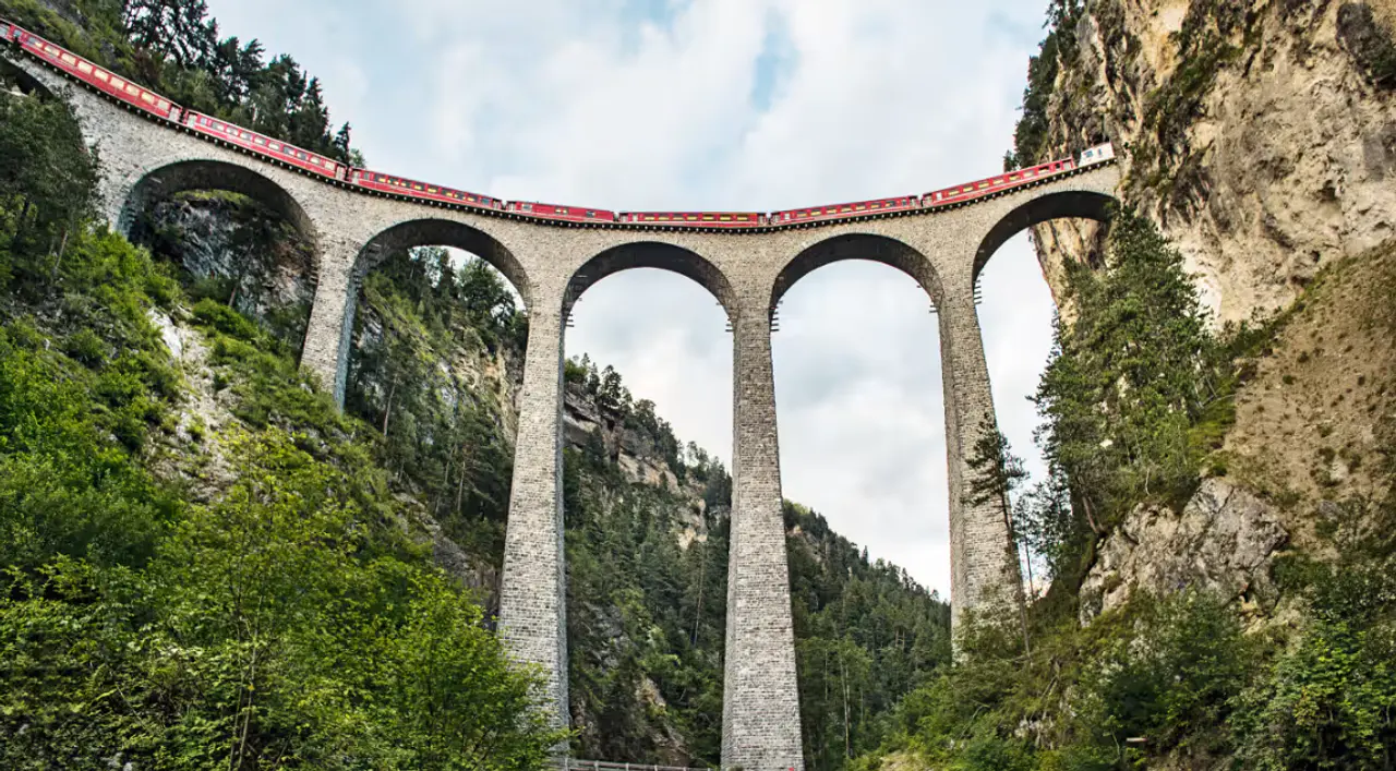 Wielkanoc w Szwajcarii - Legendarny Czerwony Pociąg Wycieczka Szwajcaria 5 dni (O2-265)